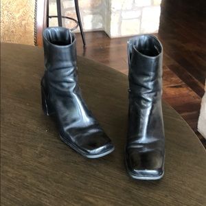 Nine West short black leather boots